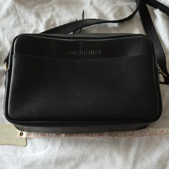 Portland Leather Large Camera Purse - Picture 2 of 5